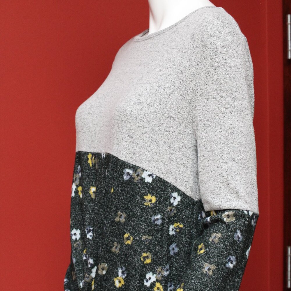 Market & Spruce Patterned Sweater - Picture 6 of 9